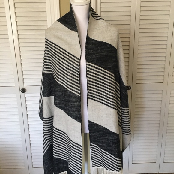 GAP Accessories - Gap Cozy Chevron Snow Cap Large Scarf or Blanket Wrap Soft Black and White